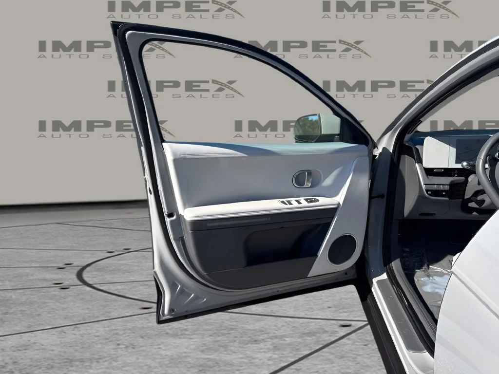 Used 2023 Gray Hyundai SEL image 22