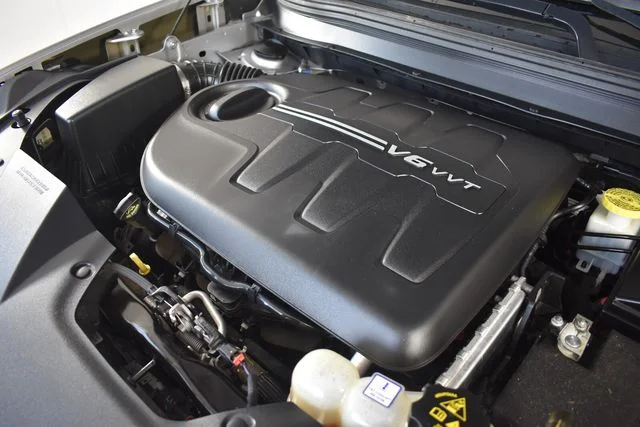 Used 2019 Silver Jeep Latitude Plus image 37