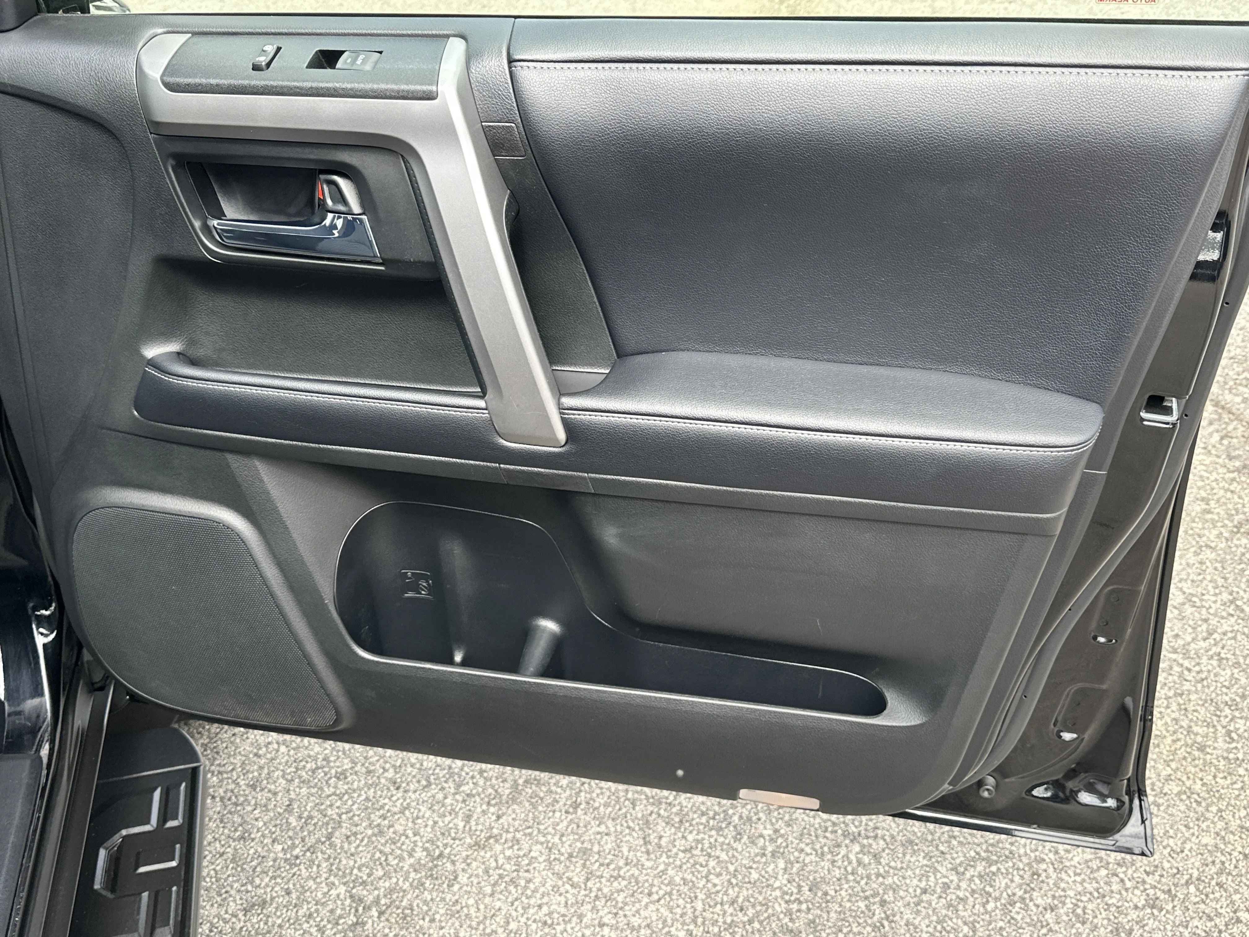 Used 2019 Midnight Black Metallic Toyota SR5 image 14