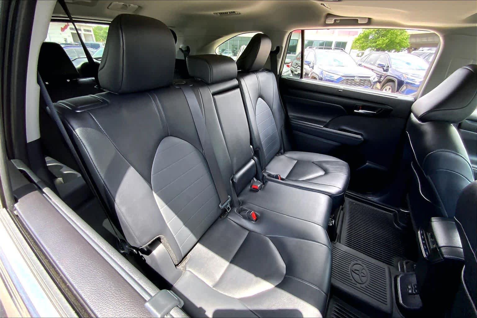 2025 Toyota Highlander XLE - Photo 20