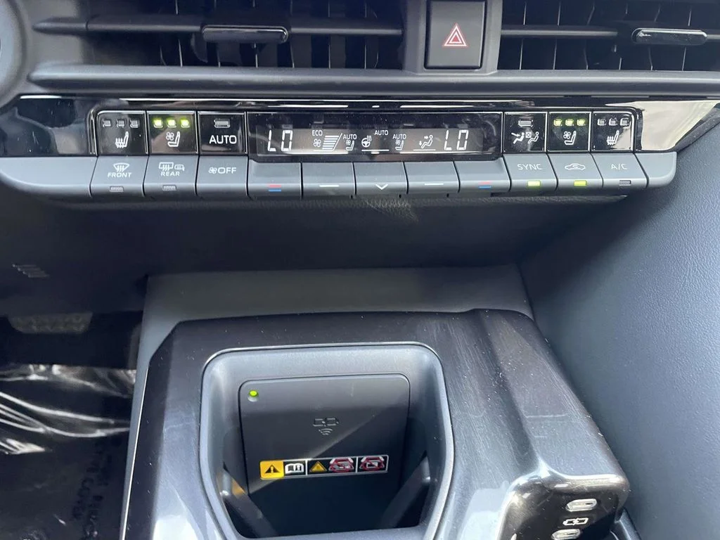 2025 Toyota Crown Signia Limited - Photo 42