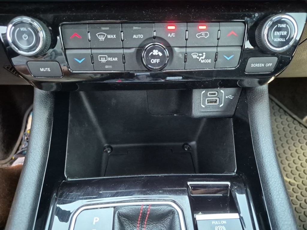 Used 2024 Silver Jeep Trailhawk image 21
