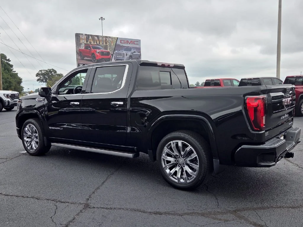 Used 2024 Onyx Black GMC Denali image 9