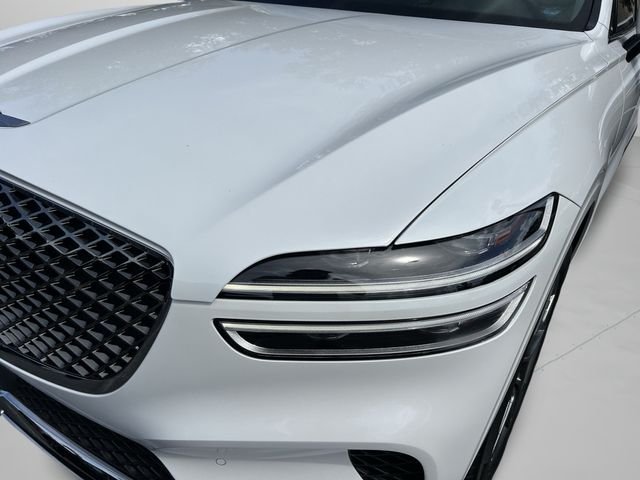 Used 2024 White Genesis 2.5T image 13