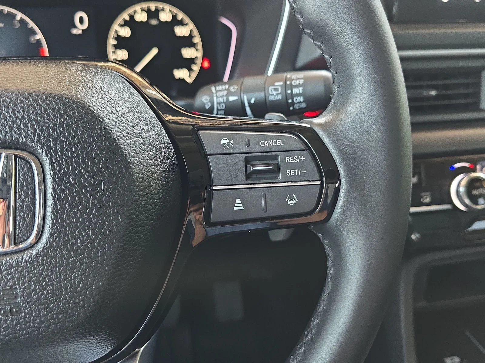 2025 Honda Pilot EX-L - Photo 18