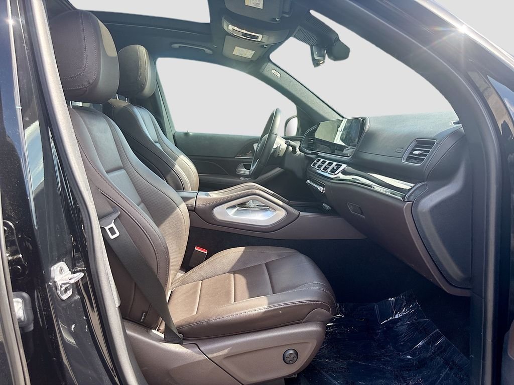 Used 2022 Black Mercedes-Benz GLS 450 image 26