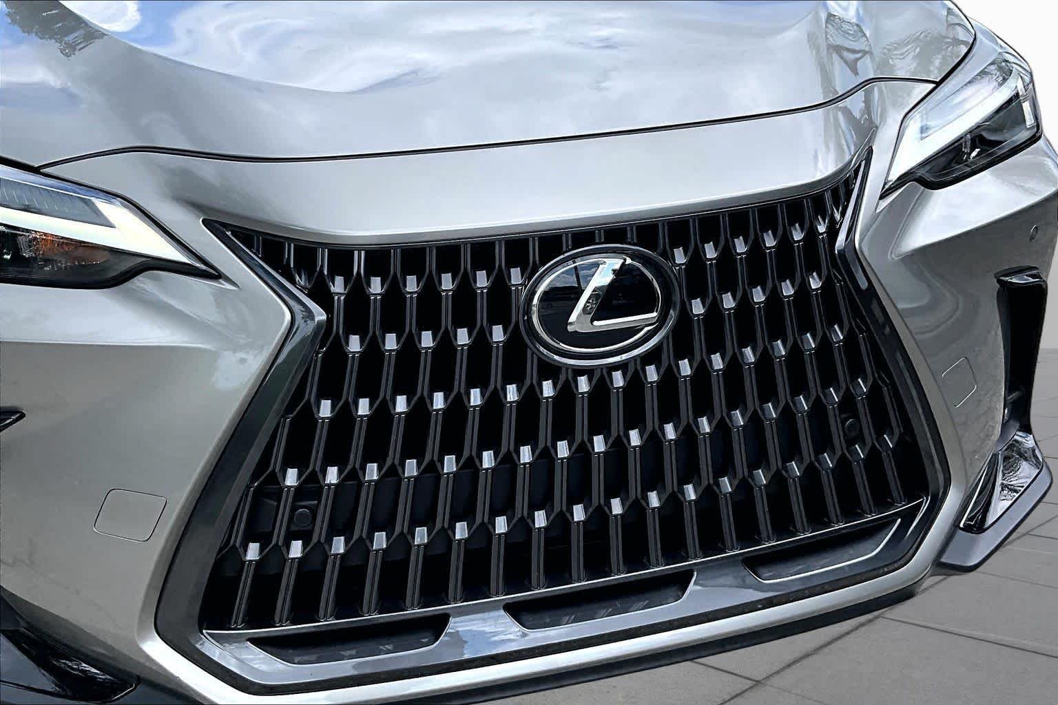Used 2024 Atomic Silver Lexus Premium image 30