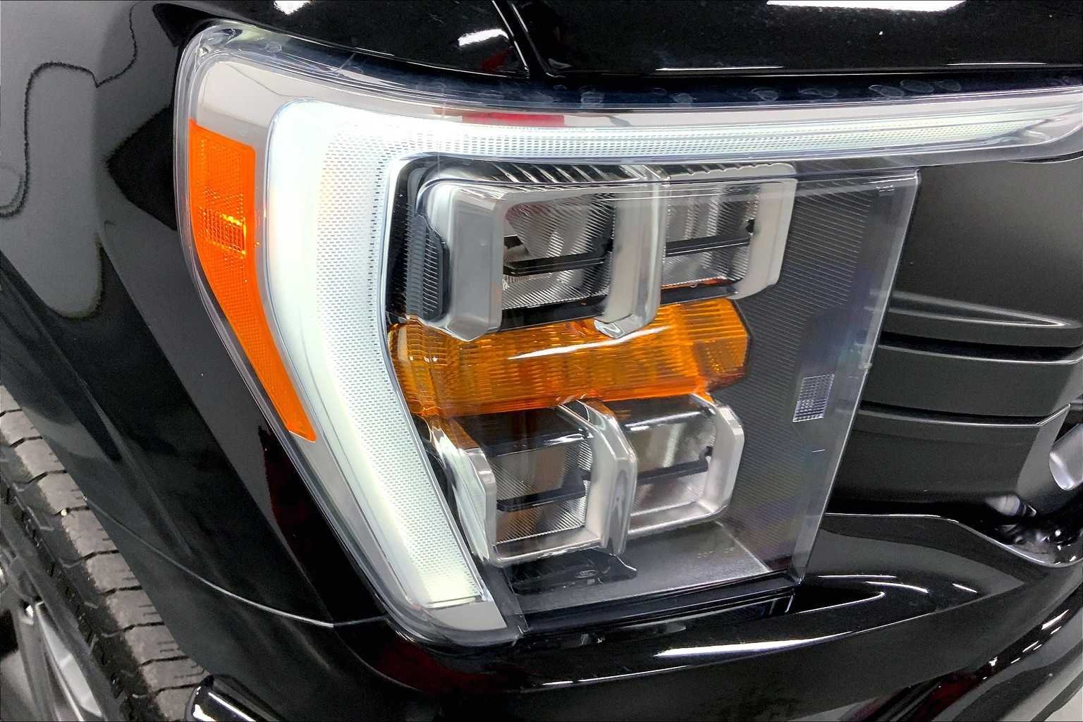 Used 2022 Agate Black Metallic Ford XLT image 23