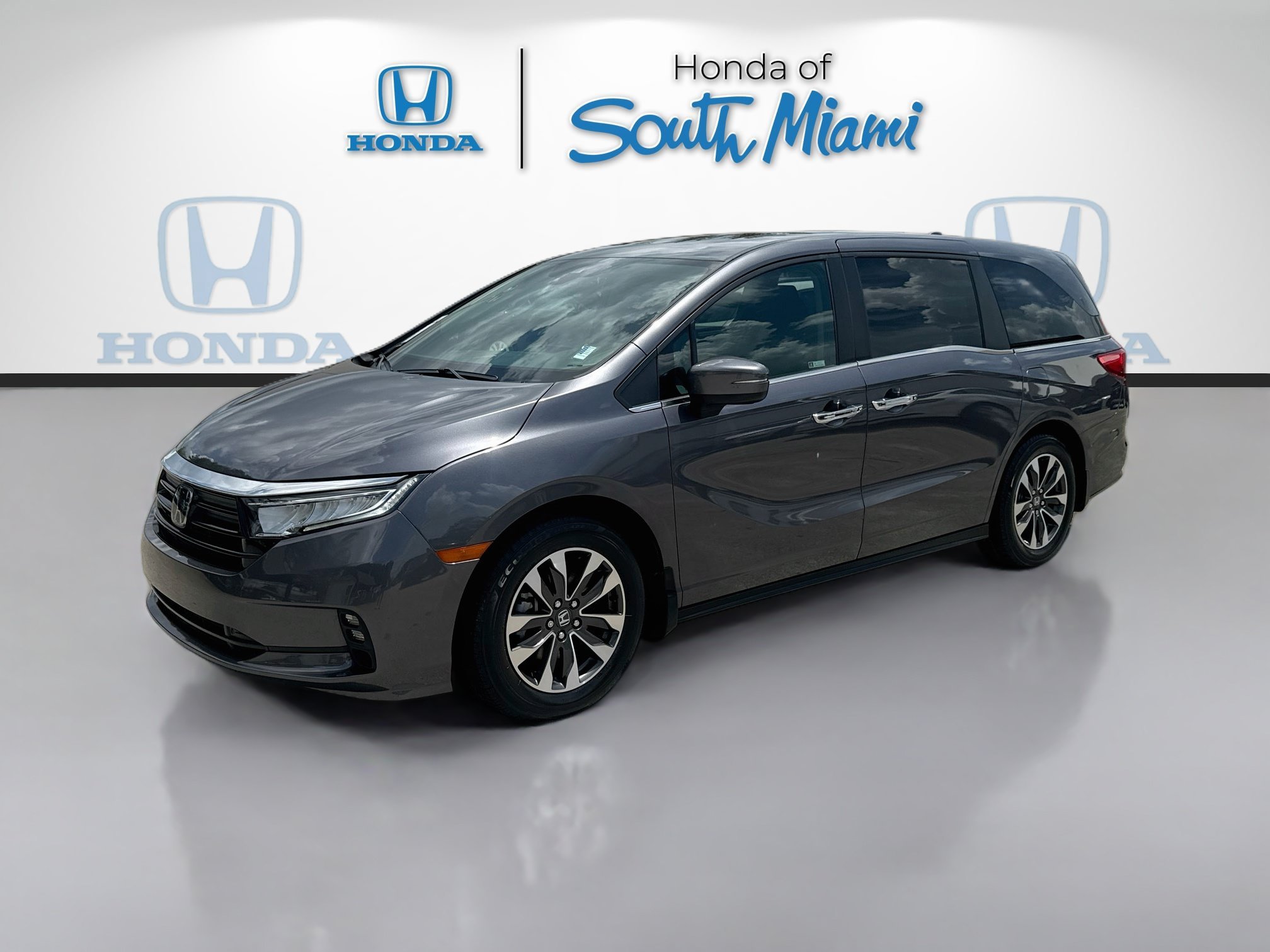 Certified Used 2024 Modern Steel Metallic Honda EX-L image 3