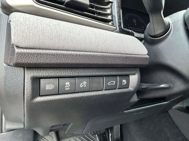 Used 2025  Toyota LE image 18