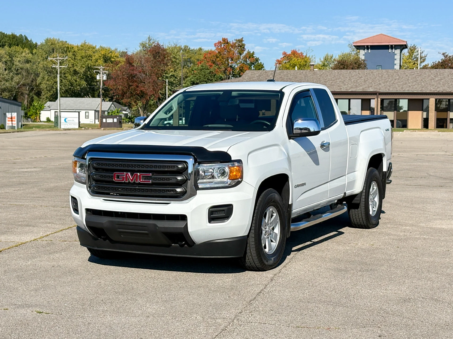 Used 2017 White GMC SLE1 image 4