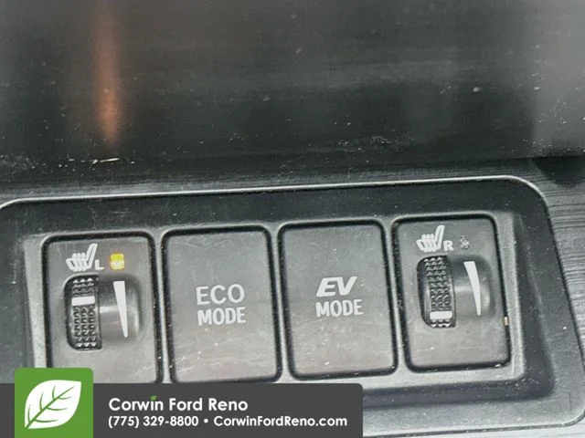 Used 2012 Super White Toyota XLE image 21