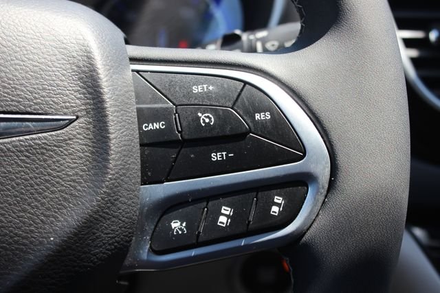 Used 2023 Silver Chrysler Touring L image 15