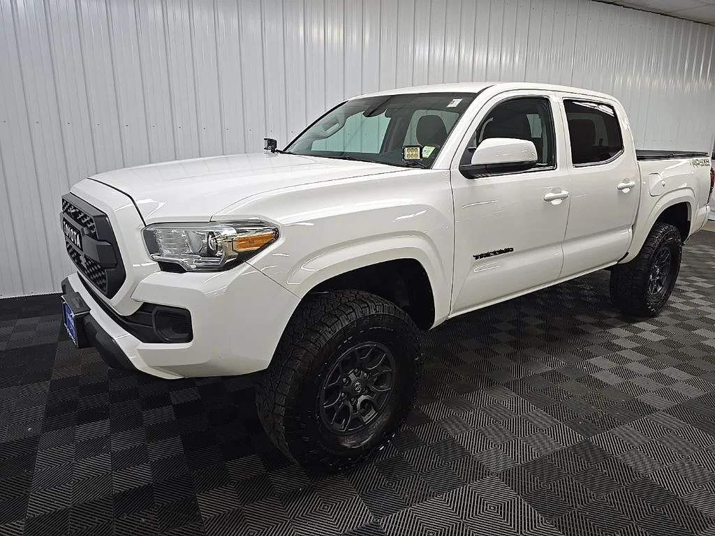 Used 2022 White Toyota SR image 8