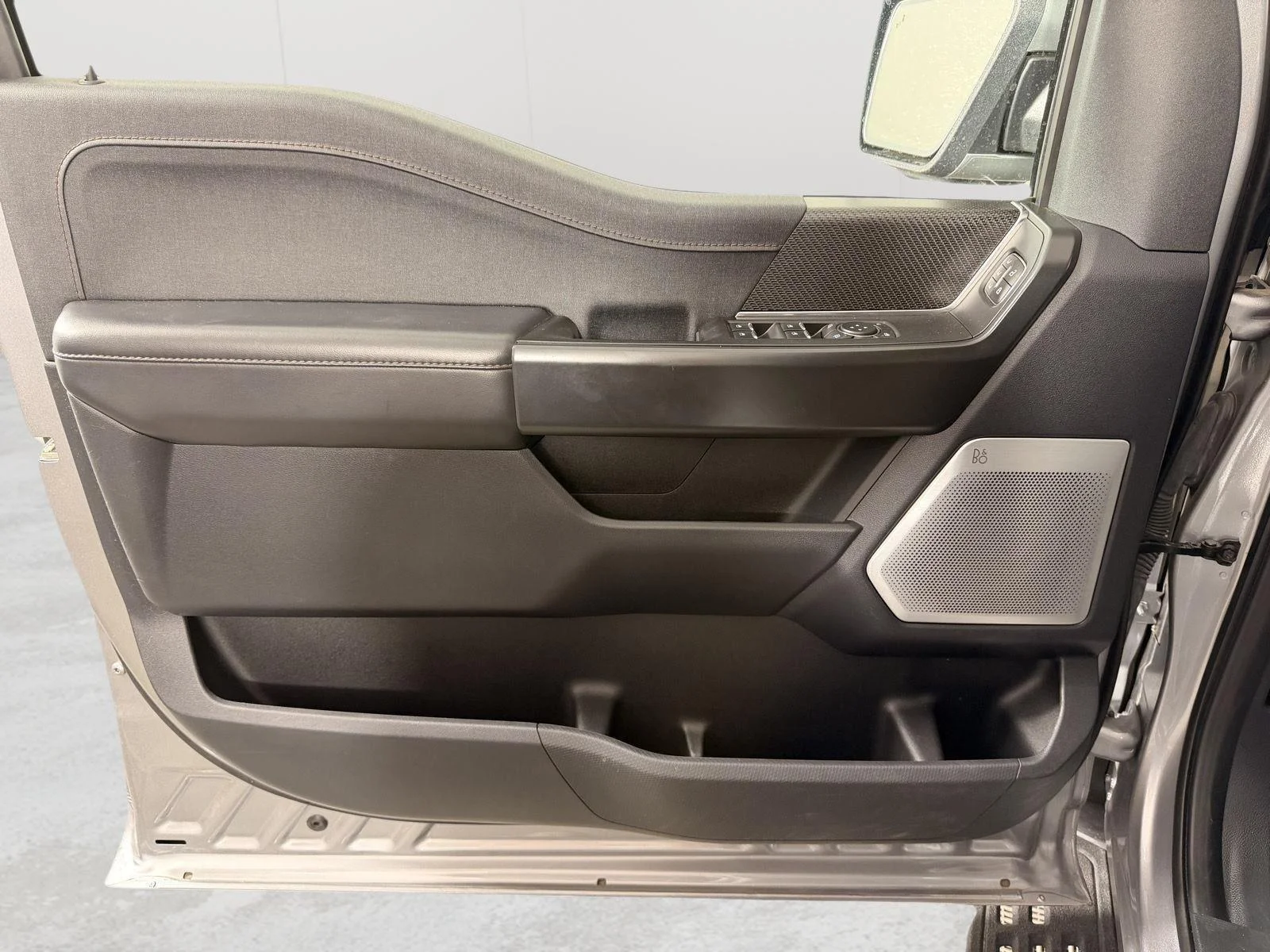 Used 2023 Iconic Silver Ford Raptor image 14