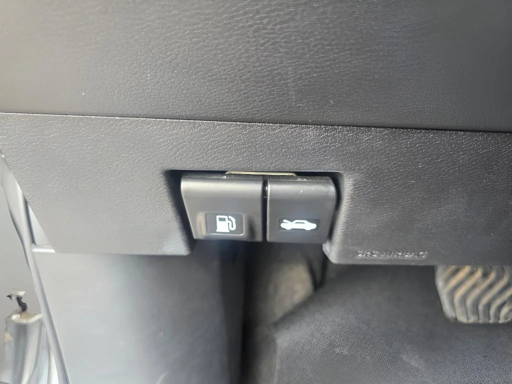 Used 2025 Gun Metallic Nissan SV image 16
