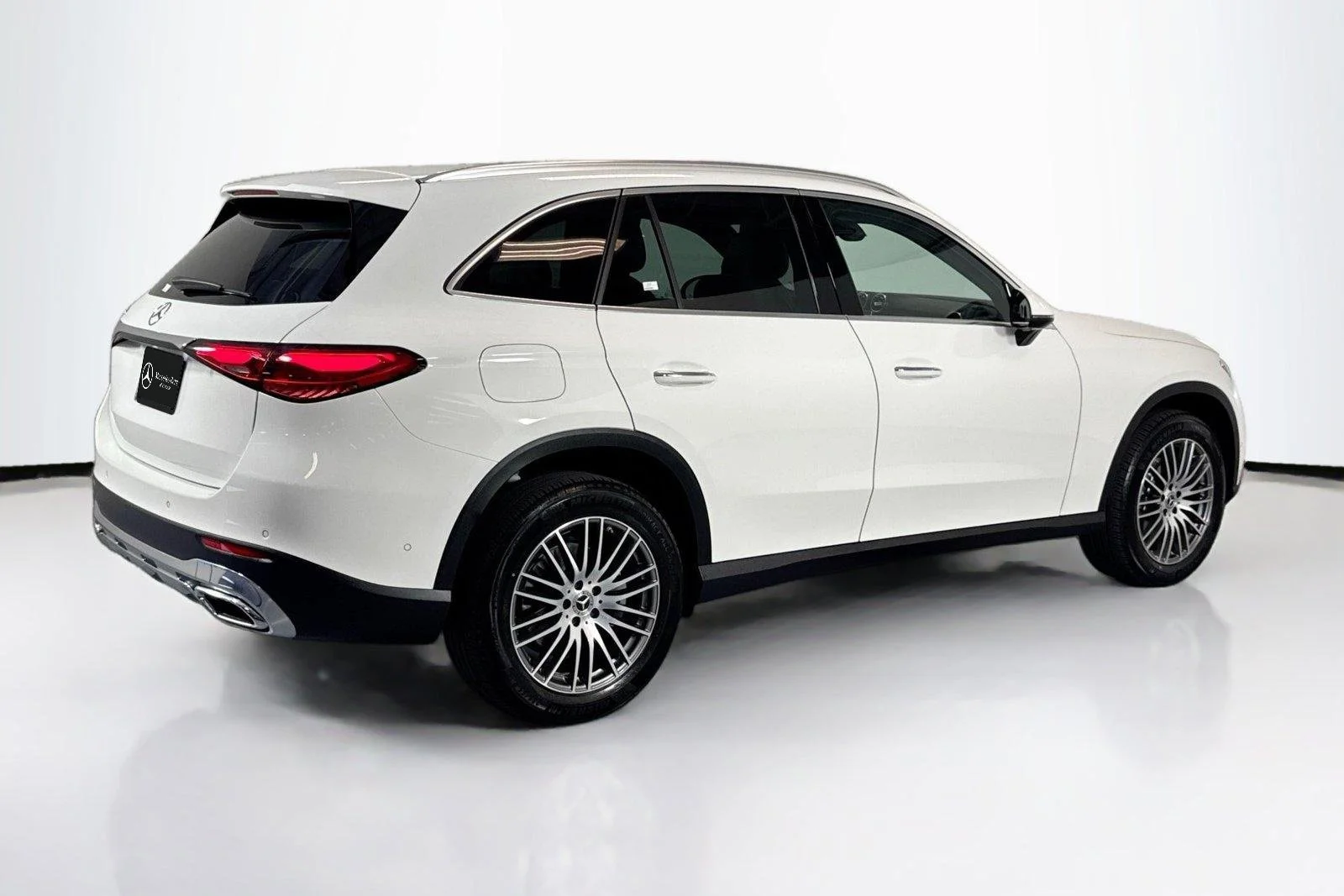 Used 2026 Polar White Mercedes-Benz GLC 300 image 5