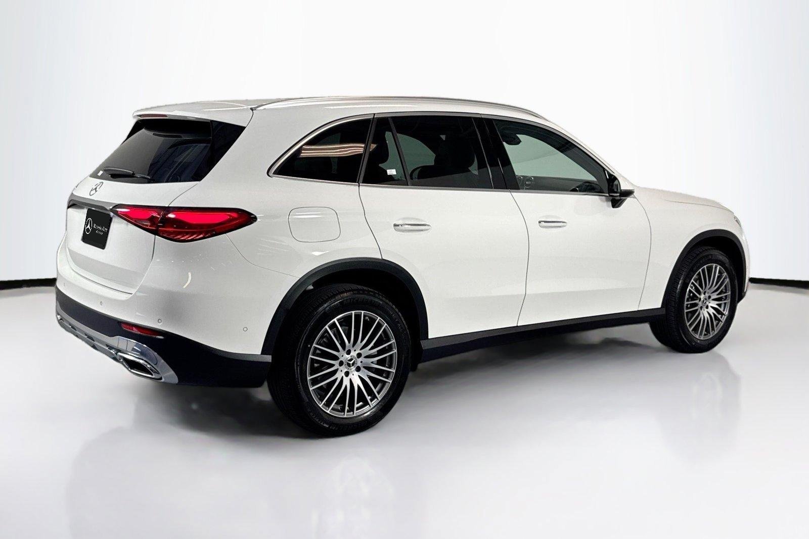 Used 2026 Polar White Mercedes-Benz GLC 300 image 5