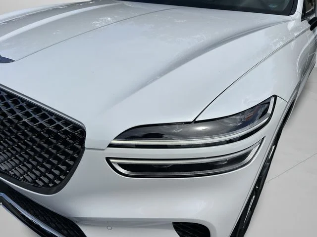 Used 2024 White Genesis 2.5T image 13