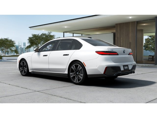 New 2026 Mineral White Metallic BMW 750e xDrive image 2