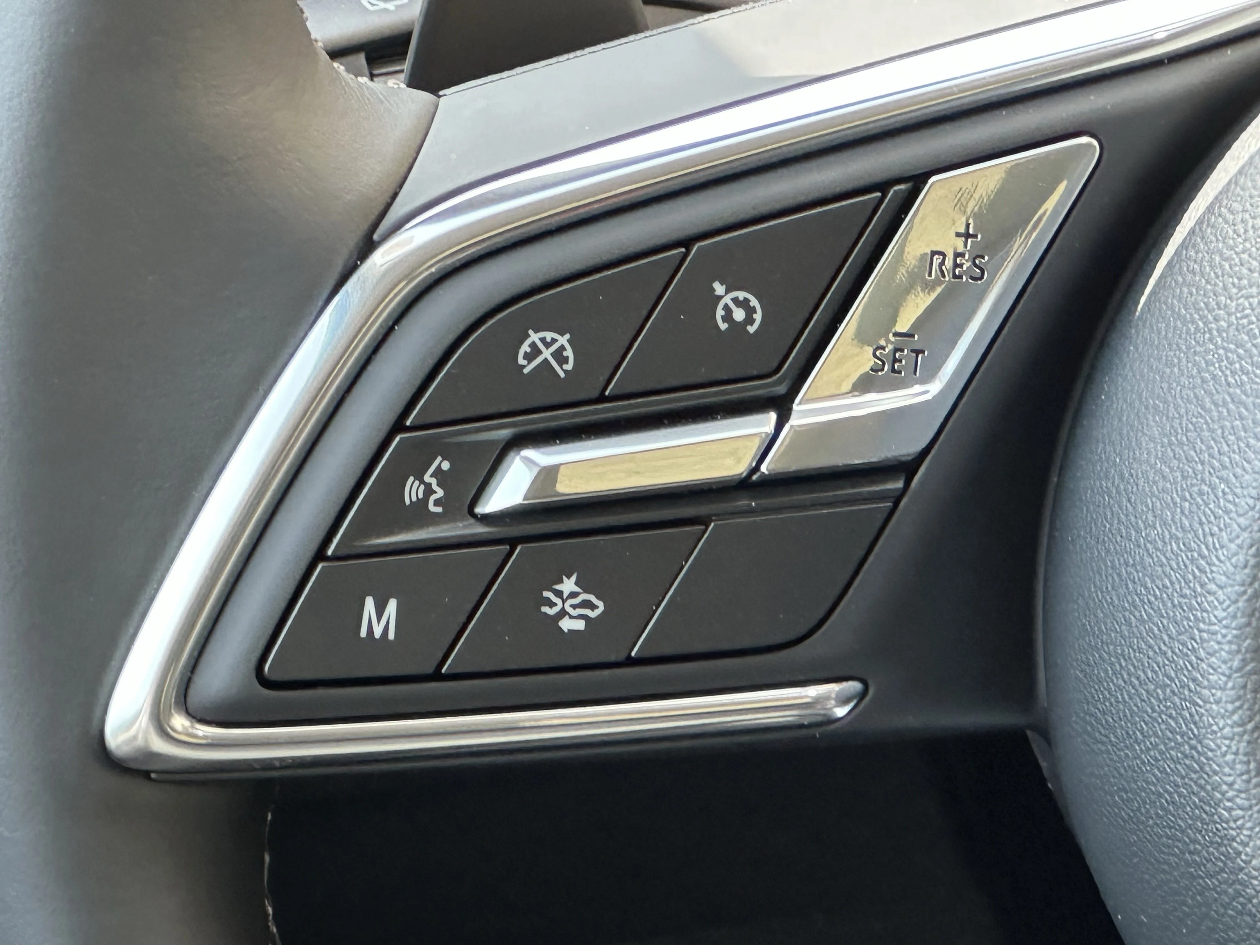New 2026 Quartz Blue Metallic Buick Avenir image 12