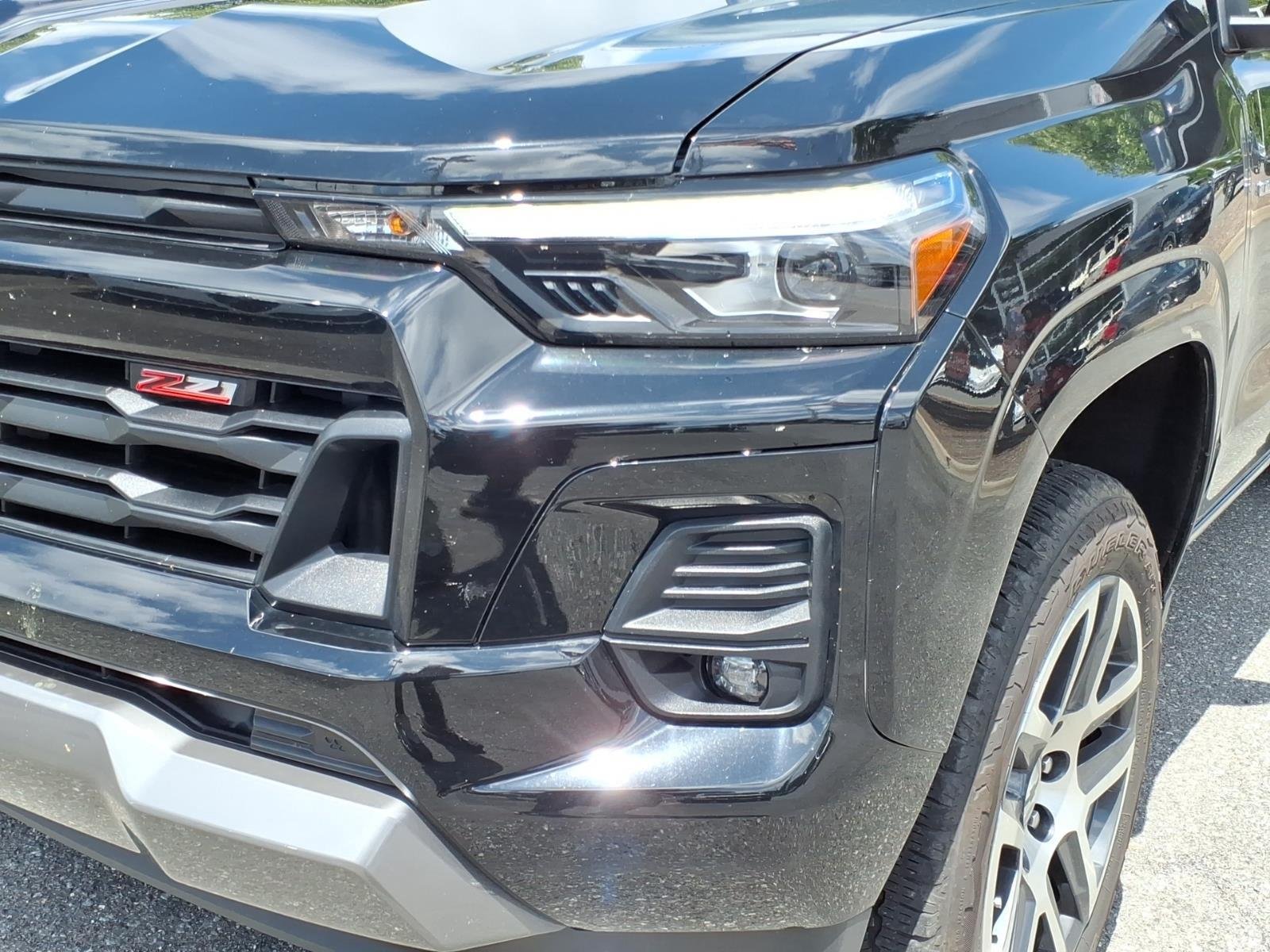 Used 2023 Black Chevrolet 4WD Z71 image 17