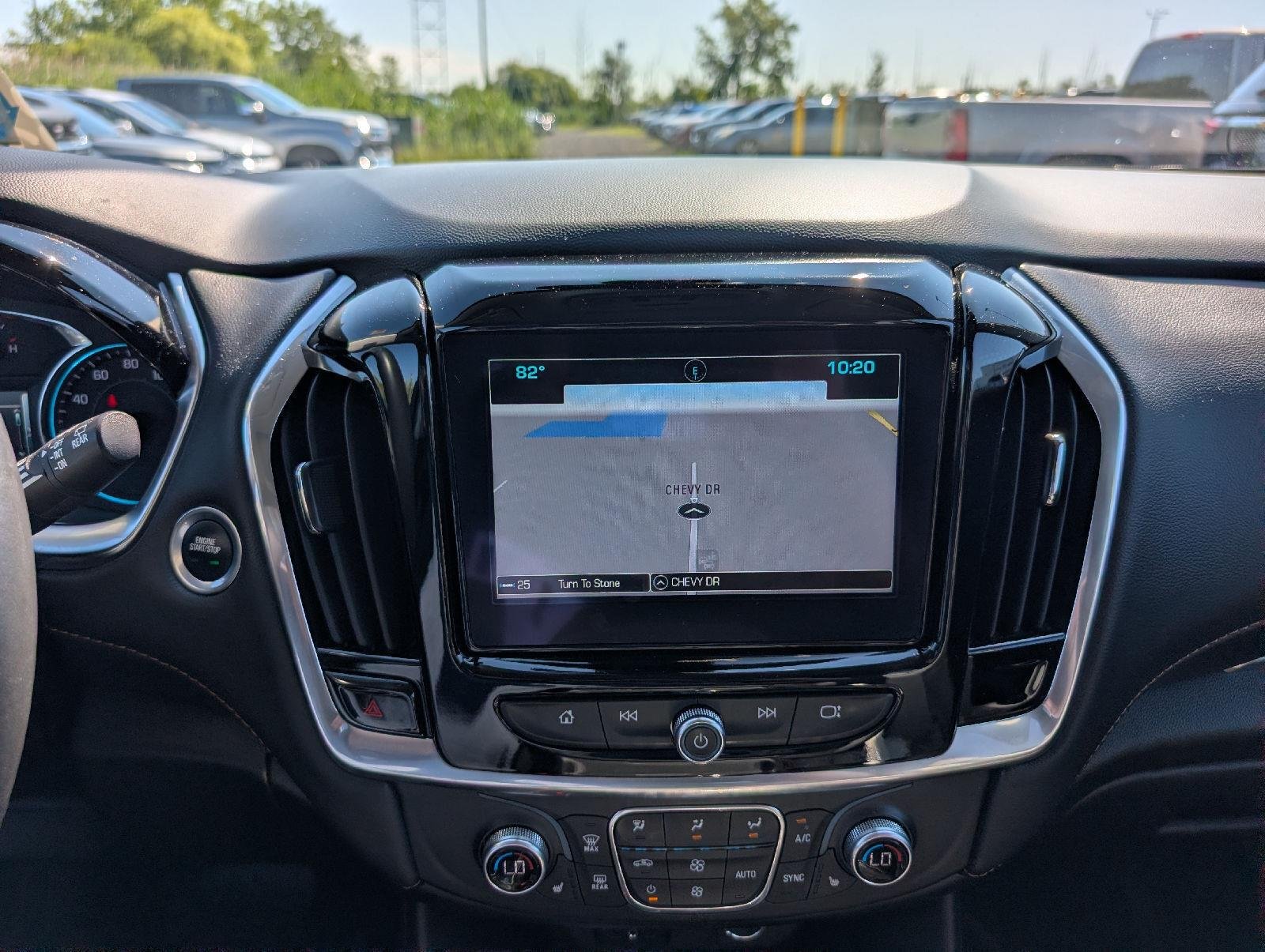 Used 2018 Silver Ice Metallic Chevrolet LT Leather image 16