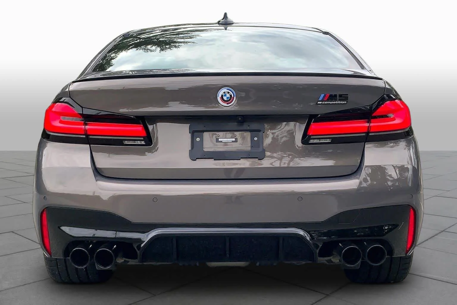 Certified Used 2023 Alvite Grey Metallic BMW  image 4