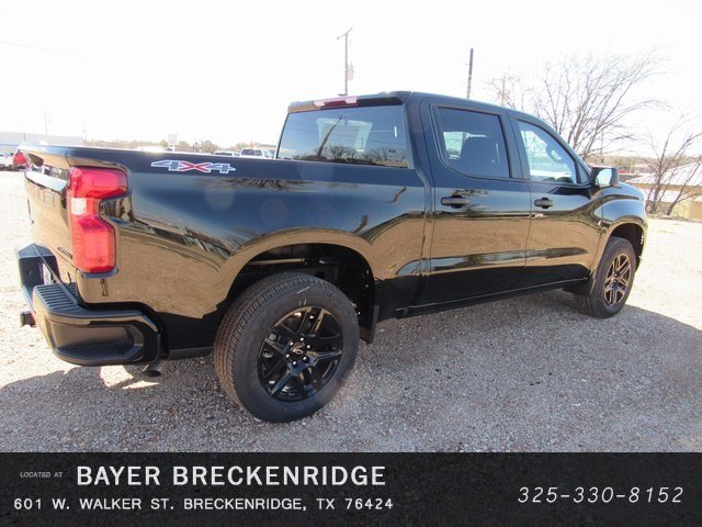 2024 Chevrolet Silverado 1500 Custom photo 3