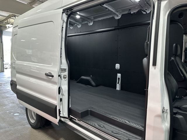 New 2026 Oxford White Ford Cargo Van image 34