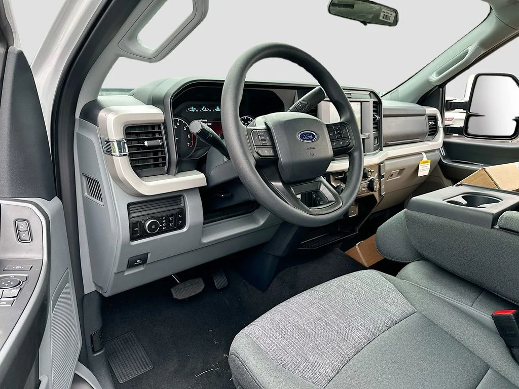 2026 Ford F-250 Super Duty XLT - Photo 6