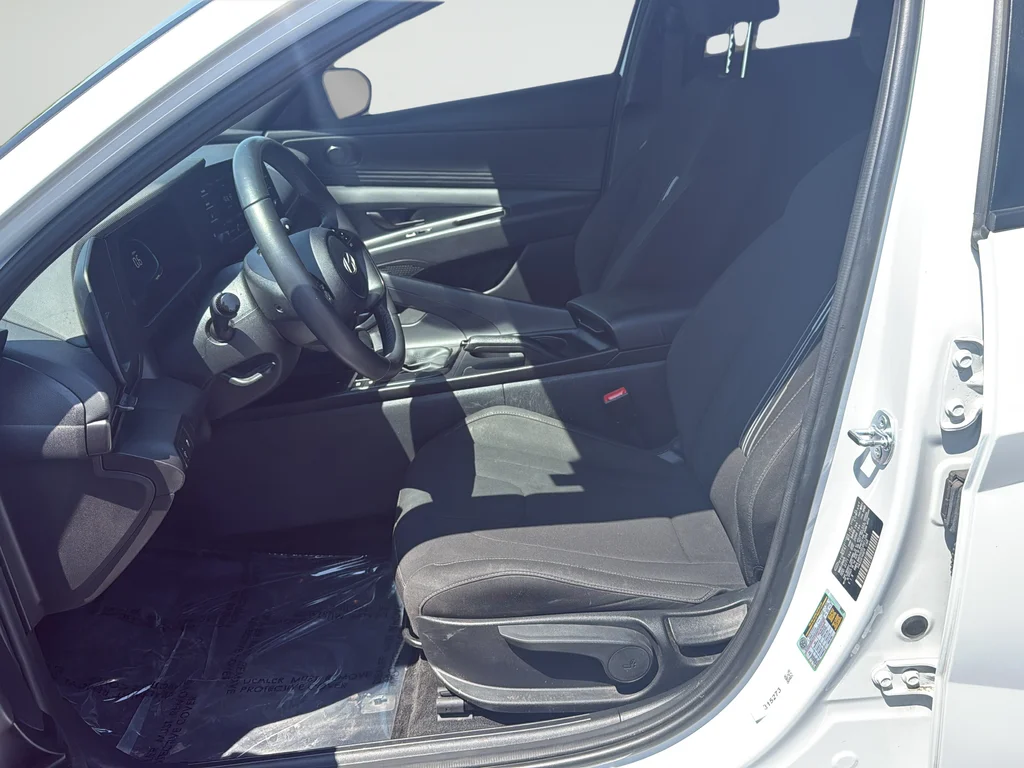 Certified Used 2025 White Hyundai SEL Sport image 10