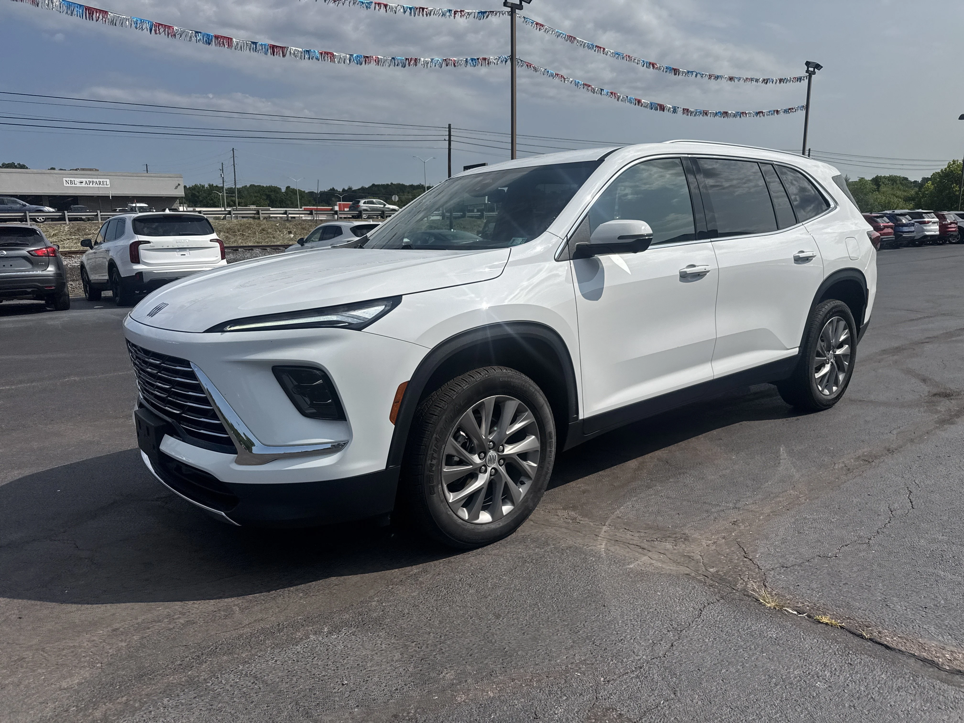 Used 2026 Summit White Buick Preferred image 8