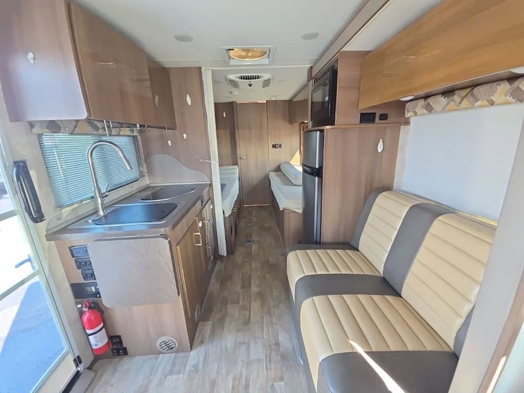 Used 2016 Silver Ram Winnebago image 20