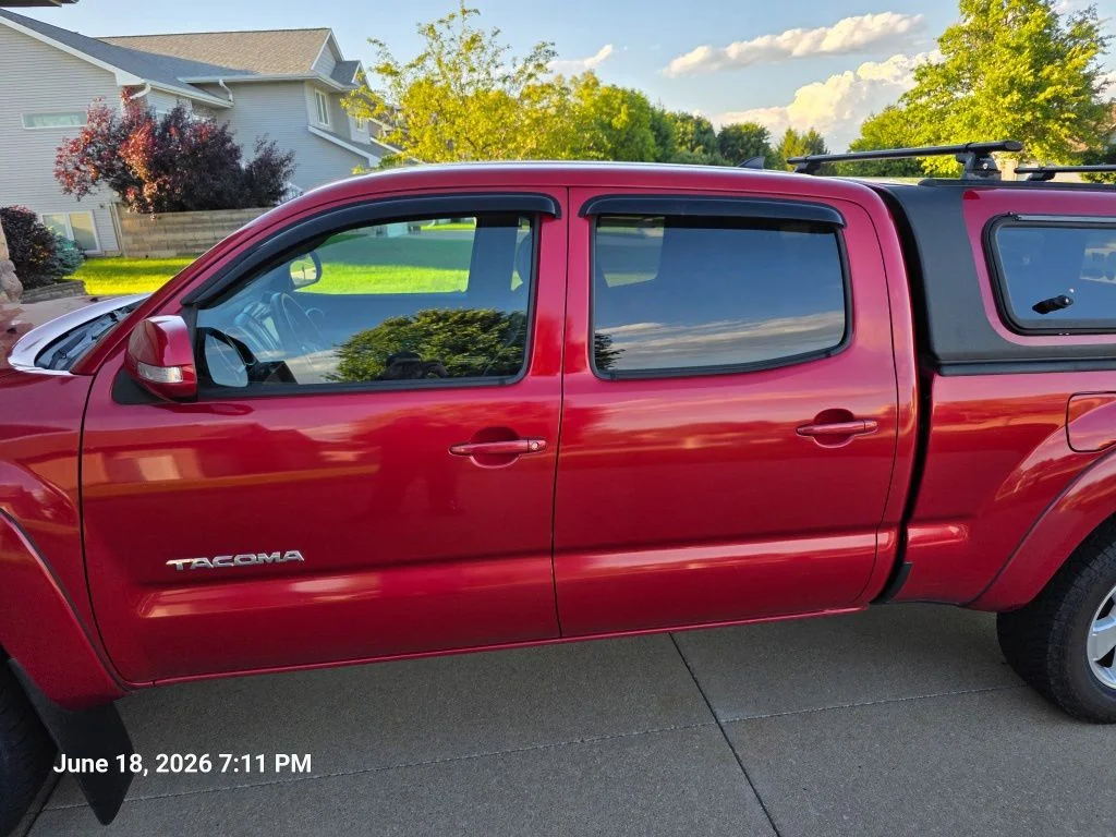 Used 2015 Red Toyota Base image 3