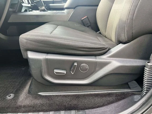 Used 2017 Gray Ford XLT image 19