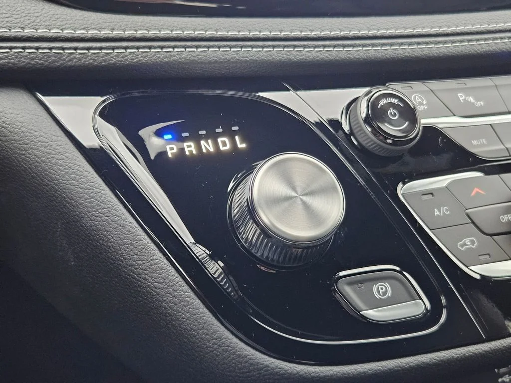 2026 Chrysler Pacifica Select - Photo 18