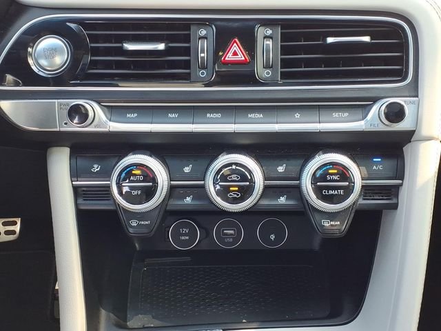 Used 2023 White Genesis 2.0T image 17