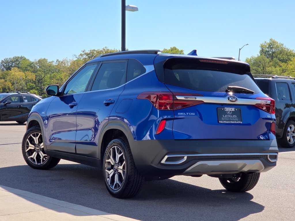 Used 2021 Neptune Blue Kia EX image 23