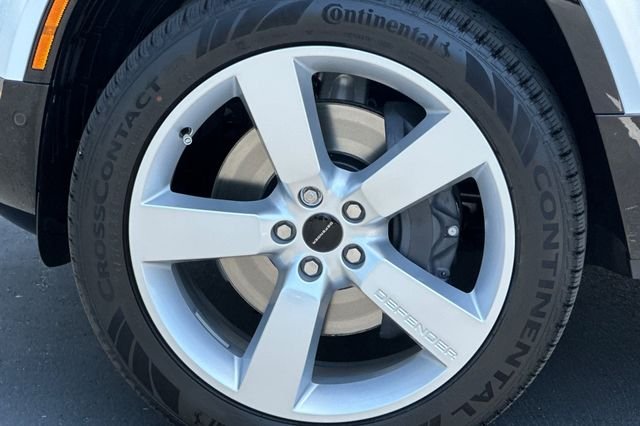 New 2026 Fuji White Land Rover X-Dynamic SE image 25