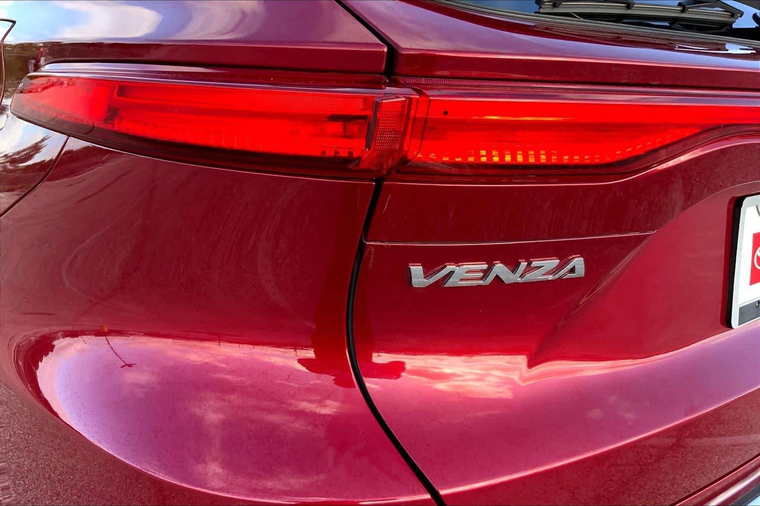Used 2024 Ruby Flare Pearl Toyota XLE image 28