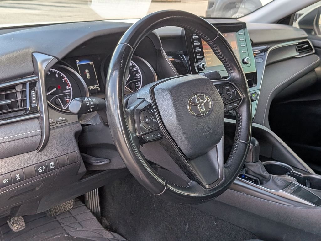 Used 2022 White Toyota SE image 27
