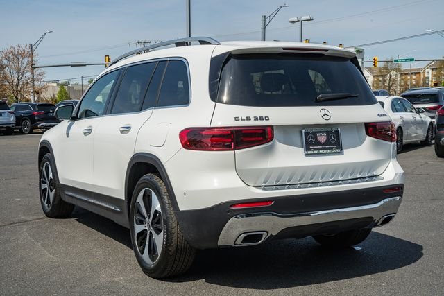 New 2026 Polar White Mercedes-Benz GLB 250 image 5