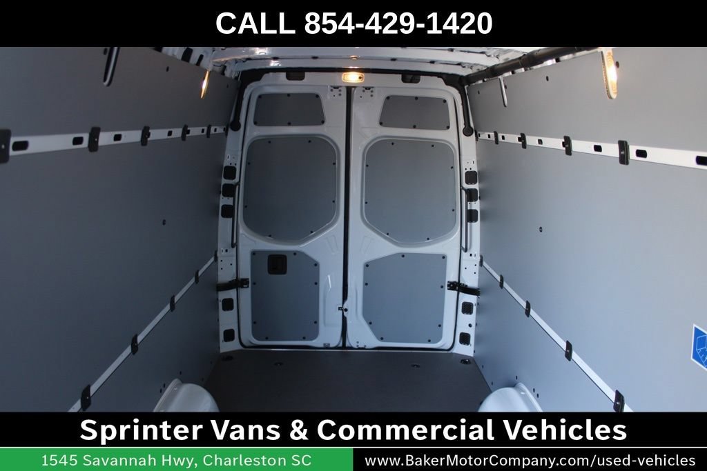 New 2026 Arctic+White Mercedes-Benz Cargo 170 WB image 54