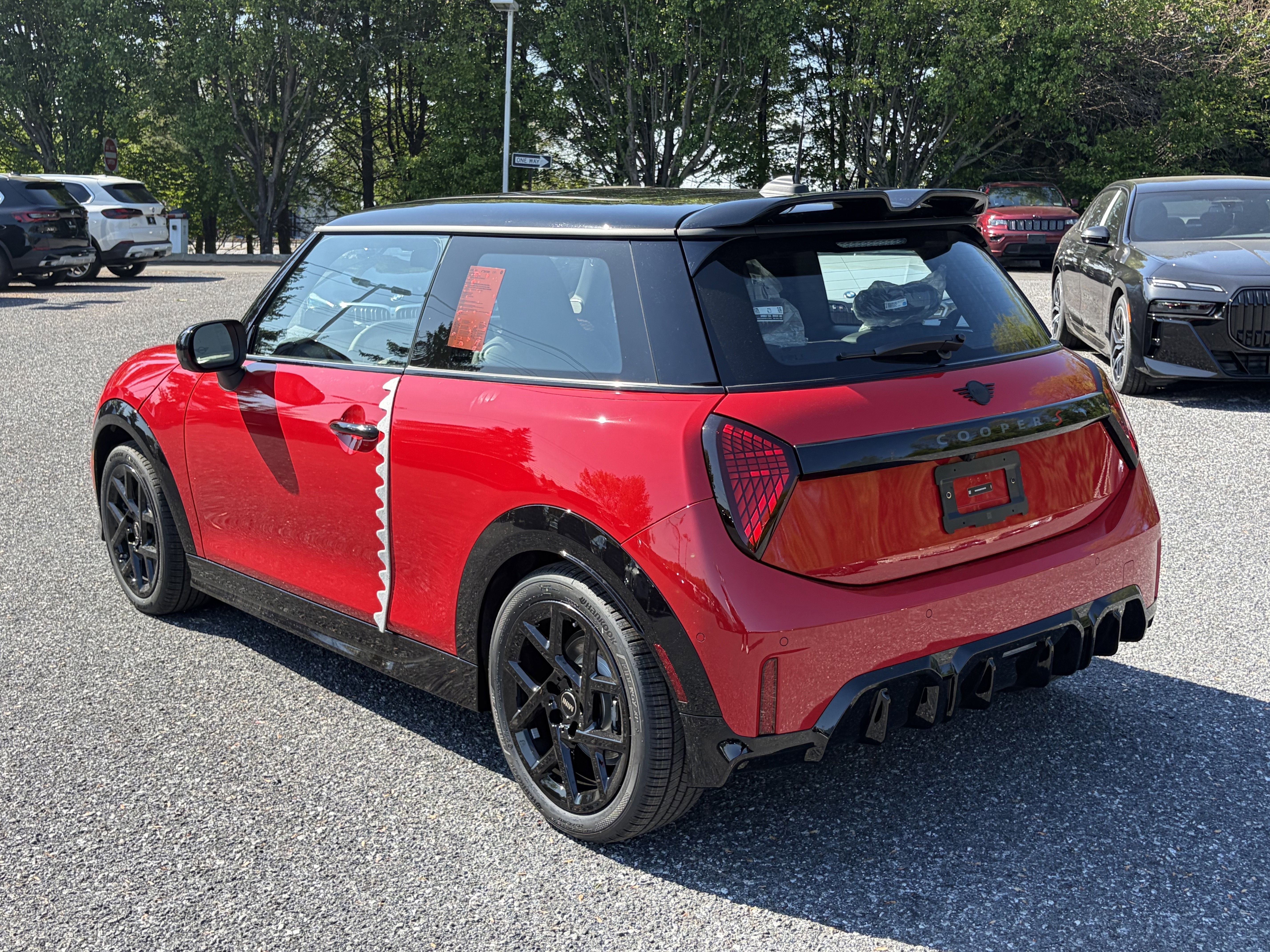 New 2026 Chili Red II MINI Iconic image 4