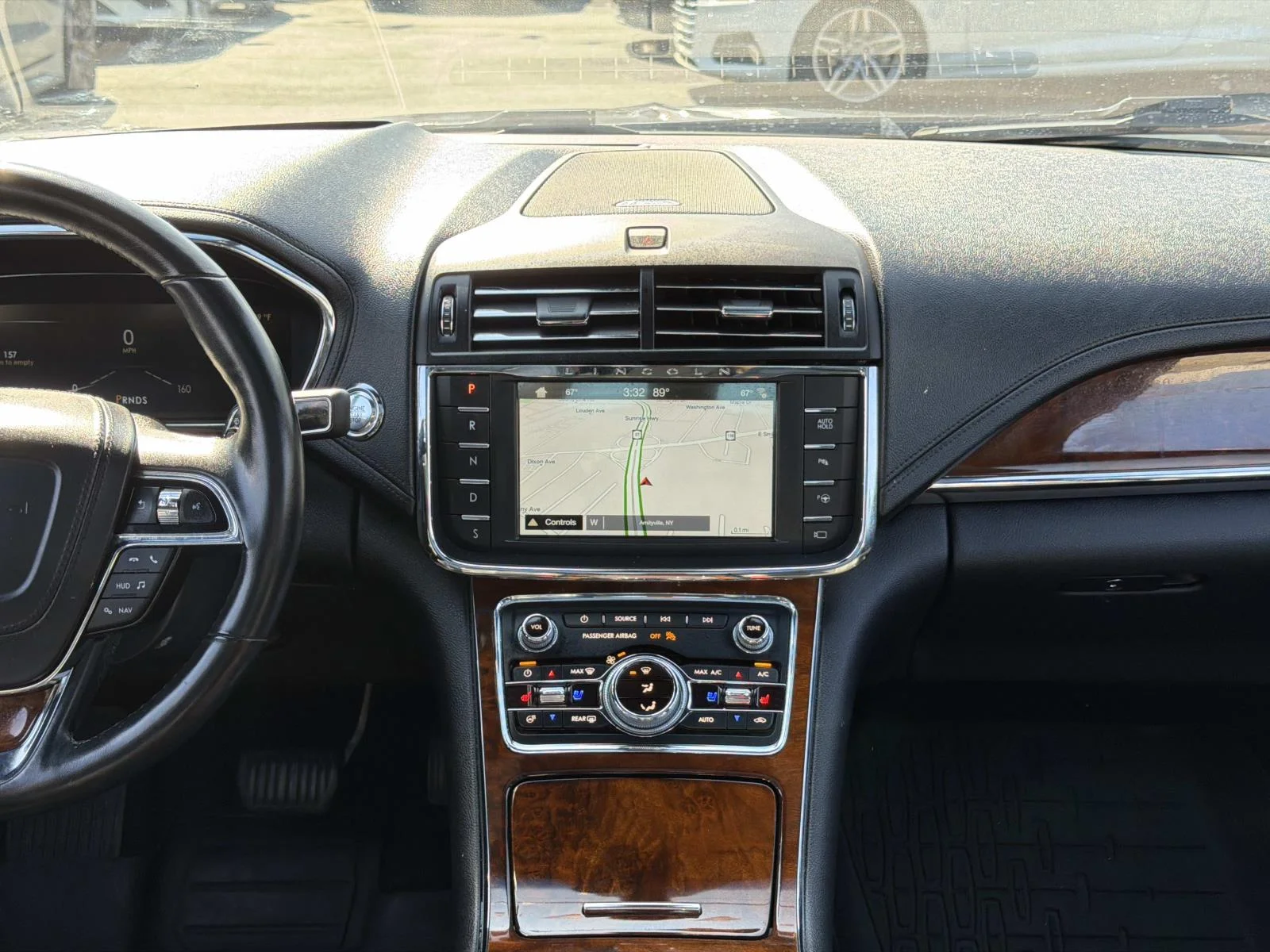 Used 2018 Gray Lincoln Reserve image 22