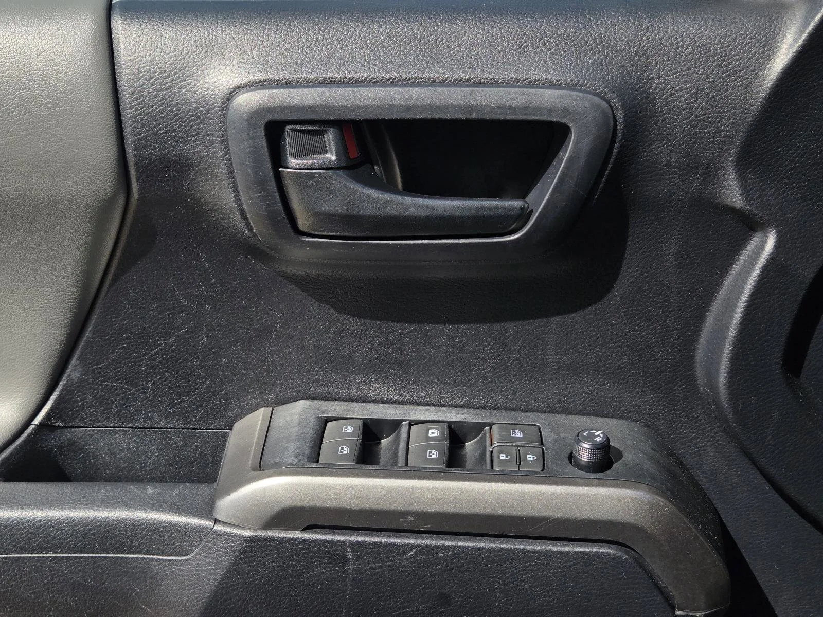 Used 2019 Magnetic Gray Metallic Toyota SR5 image 29
