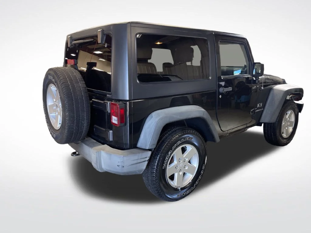 Used 2008 Black Jeep X image 5
