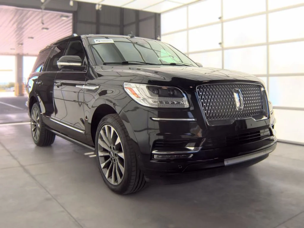 Used 2021 Black Lincoln Reserve image 3