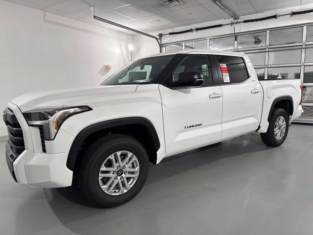 New 2026 Ice Cap Toyota SR5 image 3